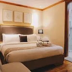 Luxo Suites
